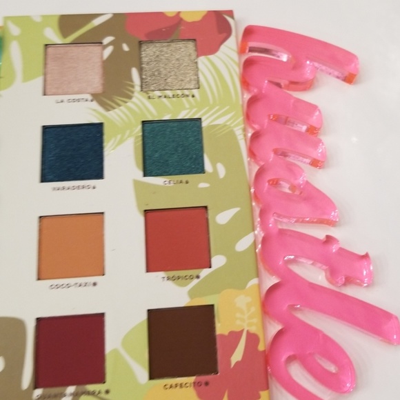 Alamar Cosmetics Reina Del Caribe palette Vol 1 - Picture 3 of 5